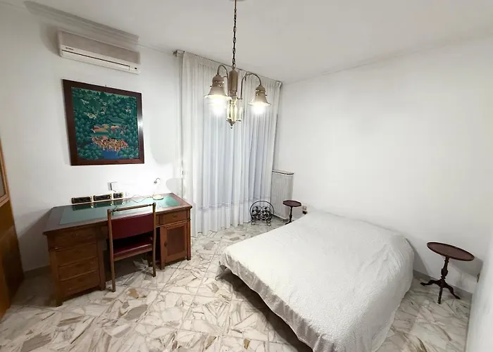 Derossi63 דירה בארי